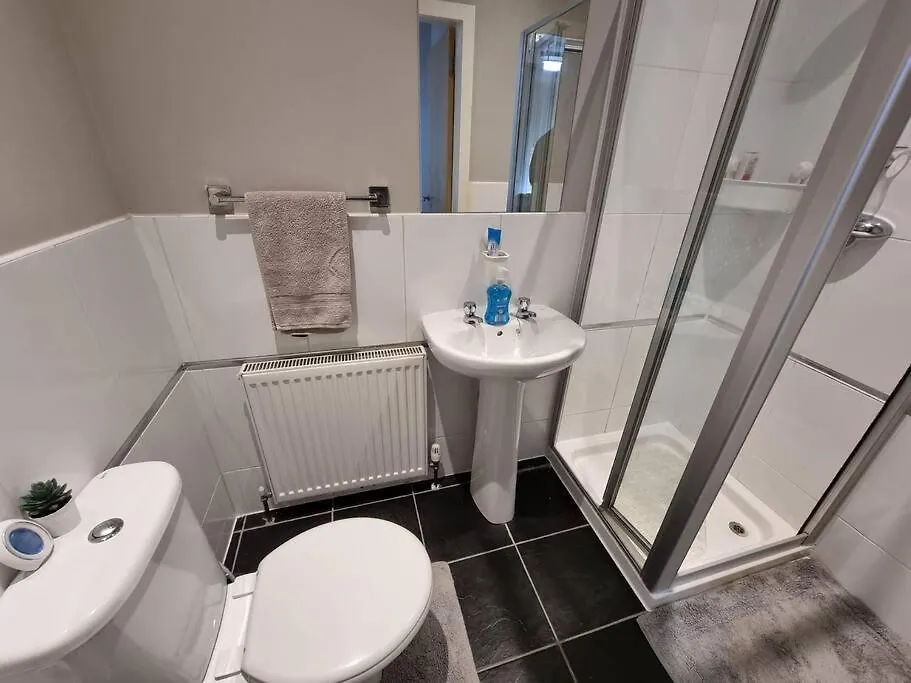 Lovely & Peaceful 2 Bedroom Home With En-Suite, Leith, Edimburgo Apartamento